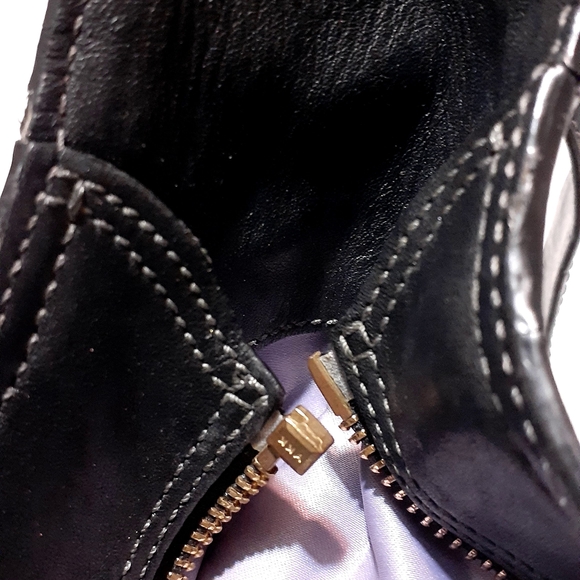 Coach Black and Tan Signature Shoulder Bag - Picture 11 of 14